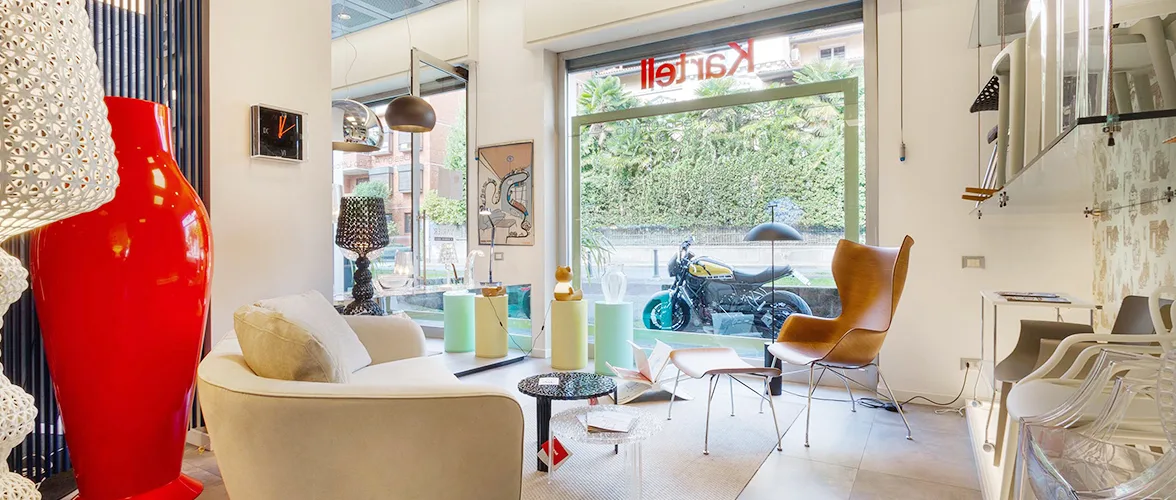 Lo spazio Kartell Point nello showroom DAU di Bergamo