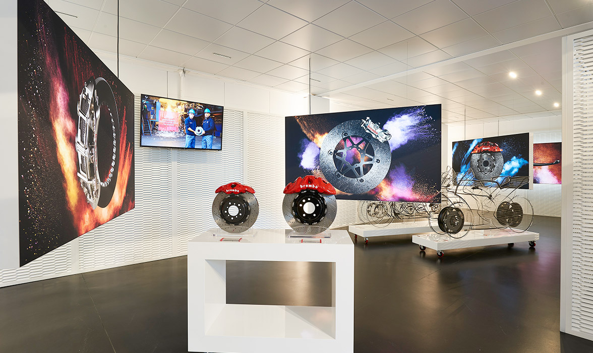 BREMBO Showroom | Desgin Arredo Ufficio
